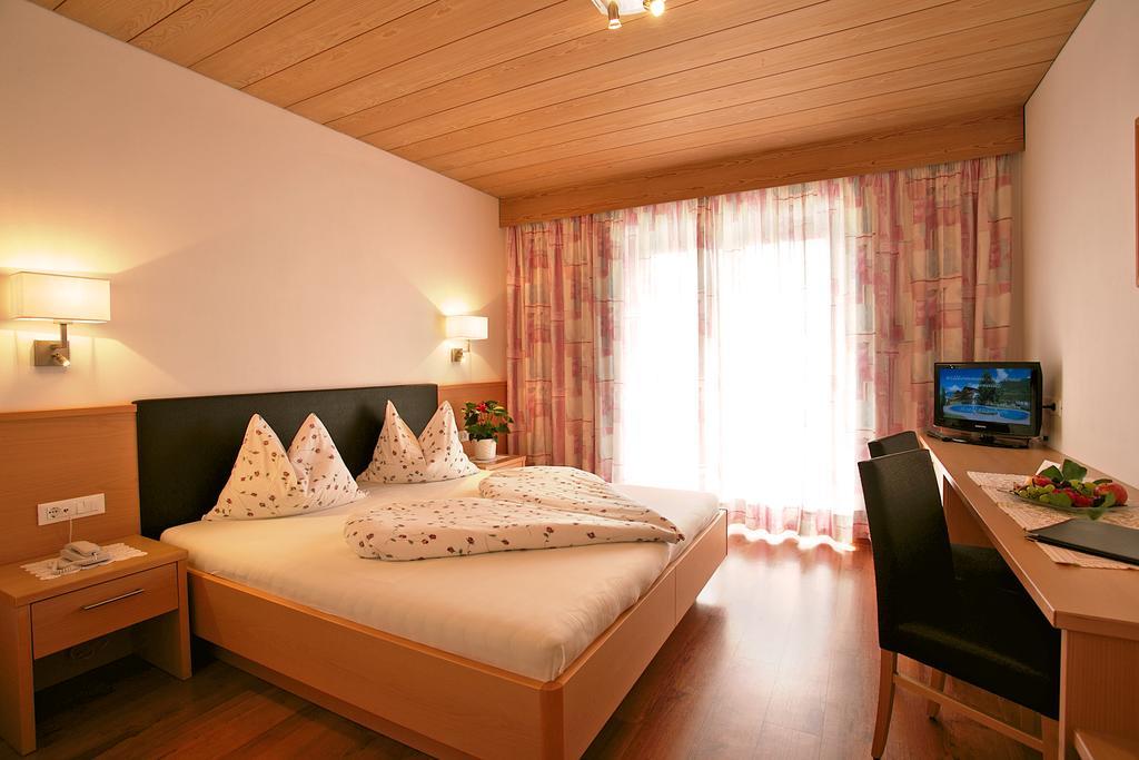 Hotel Elisabeth Merano Bagian luar foto