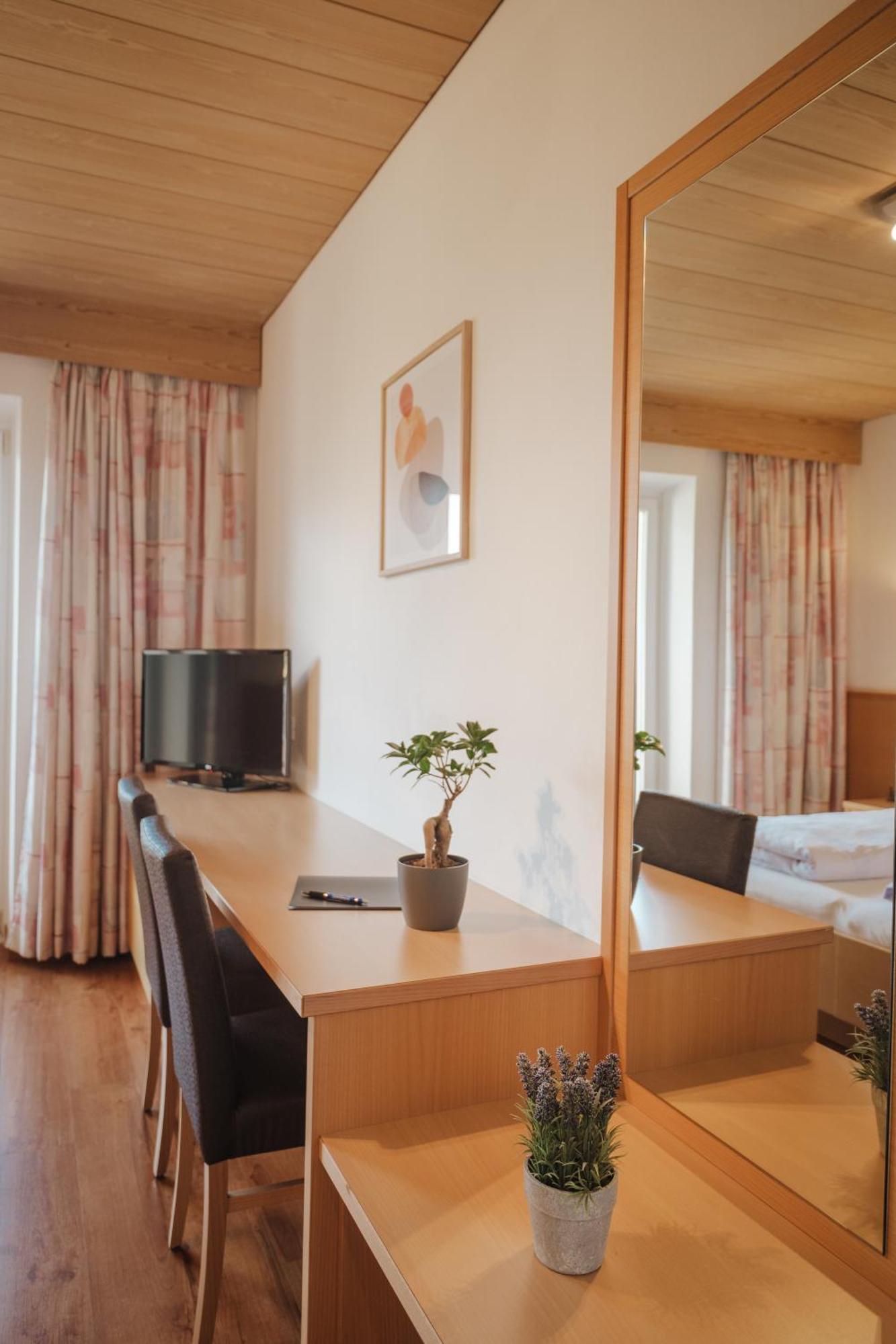 Hotel Elisabeth Merano Bagian luar foto
