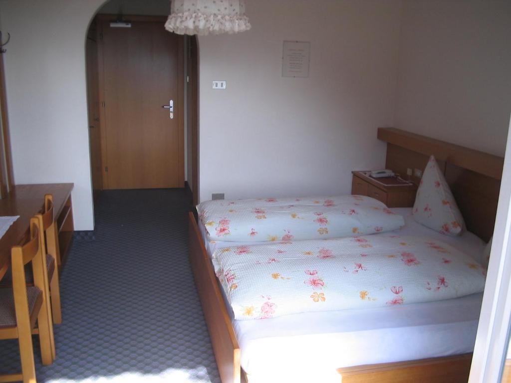 Hotel Elisabeth Merano Bagian luar foto